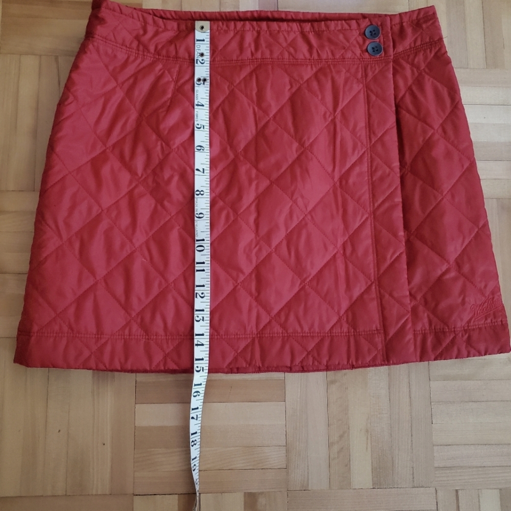 WOOLRICH Red quilted mini skirt. Size 8